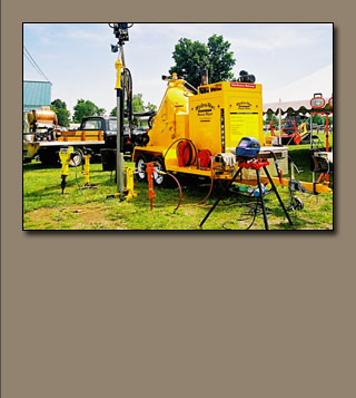The Hydro-Vac-Excavator is a vacuum excavator designed specificaly to be compact, user friendly, quiet, and highly efficient as a pot holing, as well as a utility valve box and meter box cleaning machine.