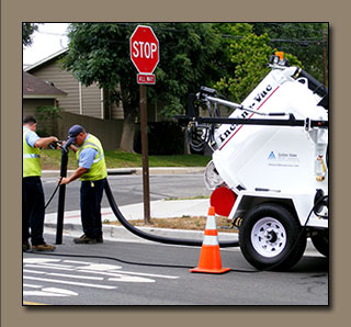 The Hydro-Vac-Excavator is a vacuum excavator designed specificaly to be compact, user friendly, quiet, and highly efficient as a pot holing, as well as a utility valve box and meter box cleaning machine.